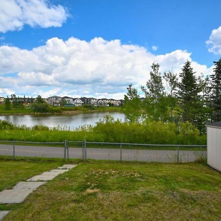 52-3 Bed Suite On Lake Central Ac By Airport YYC Exterior photo