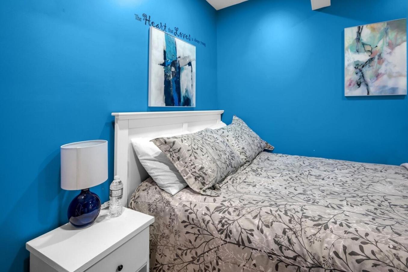 52-3 Bed Suite On Lake Central Ac By Airport YYC Exterior photo
