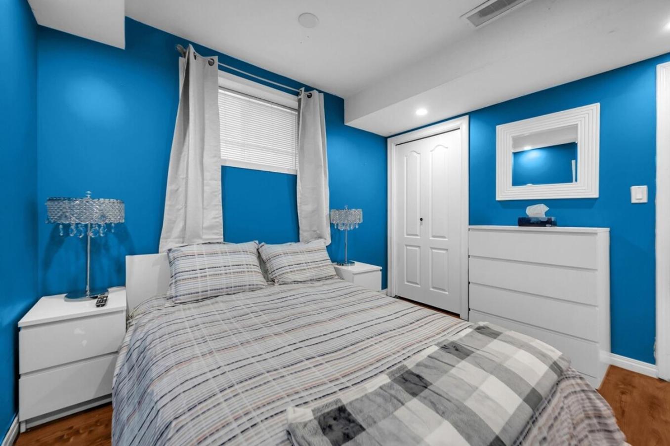 52-3 Bed Suite On Lake Central Ac By Airport YYC Exterior photo