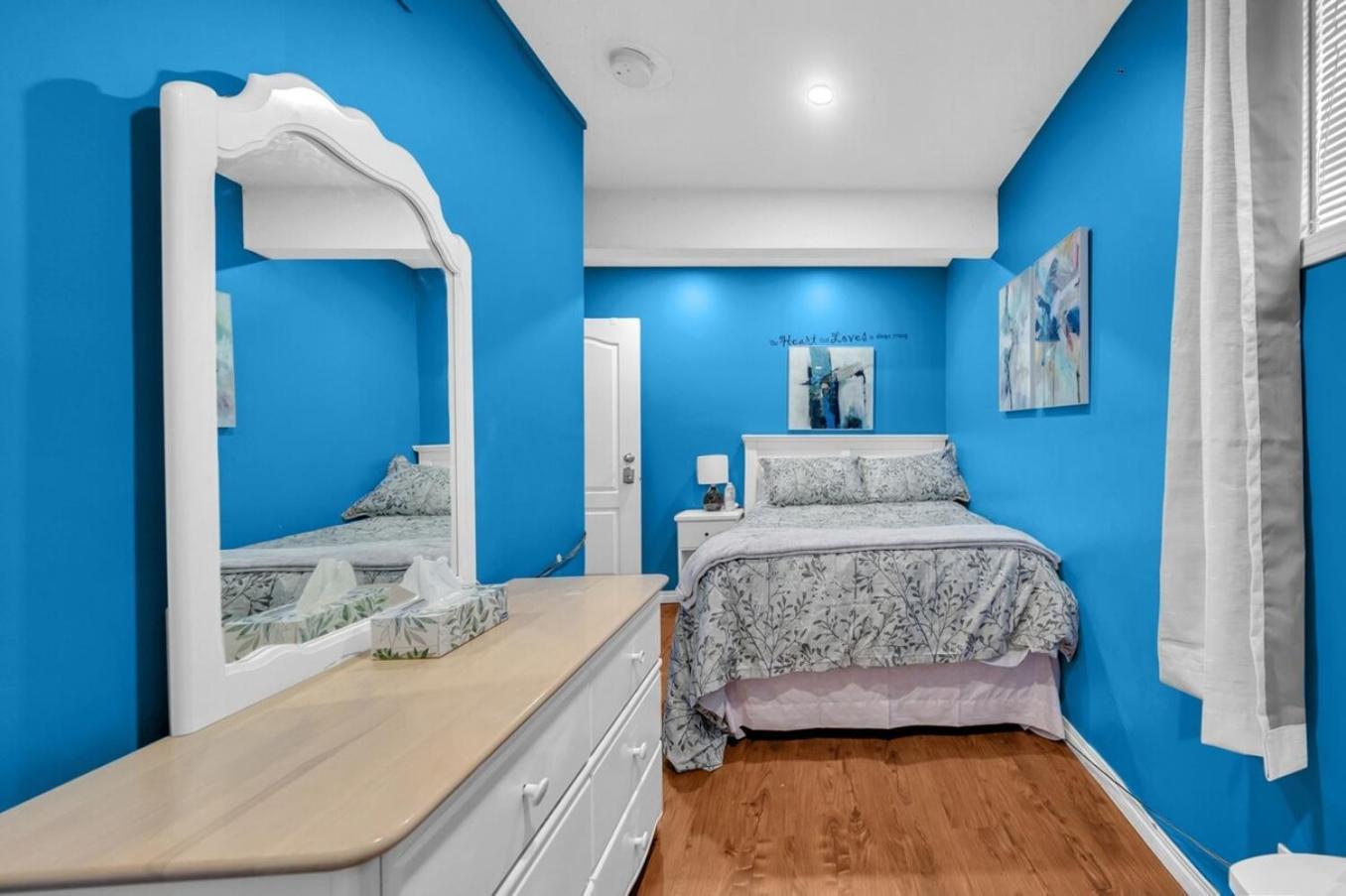 52-3 Bed Suite On Lake Central Ac By Airport YYC Exterior photo