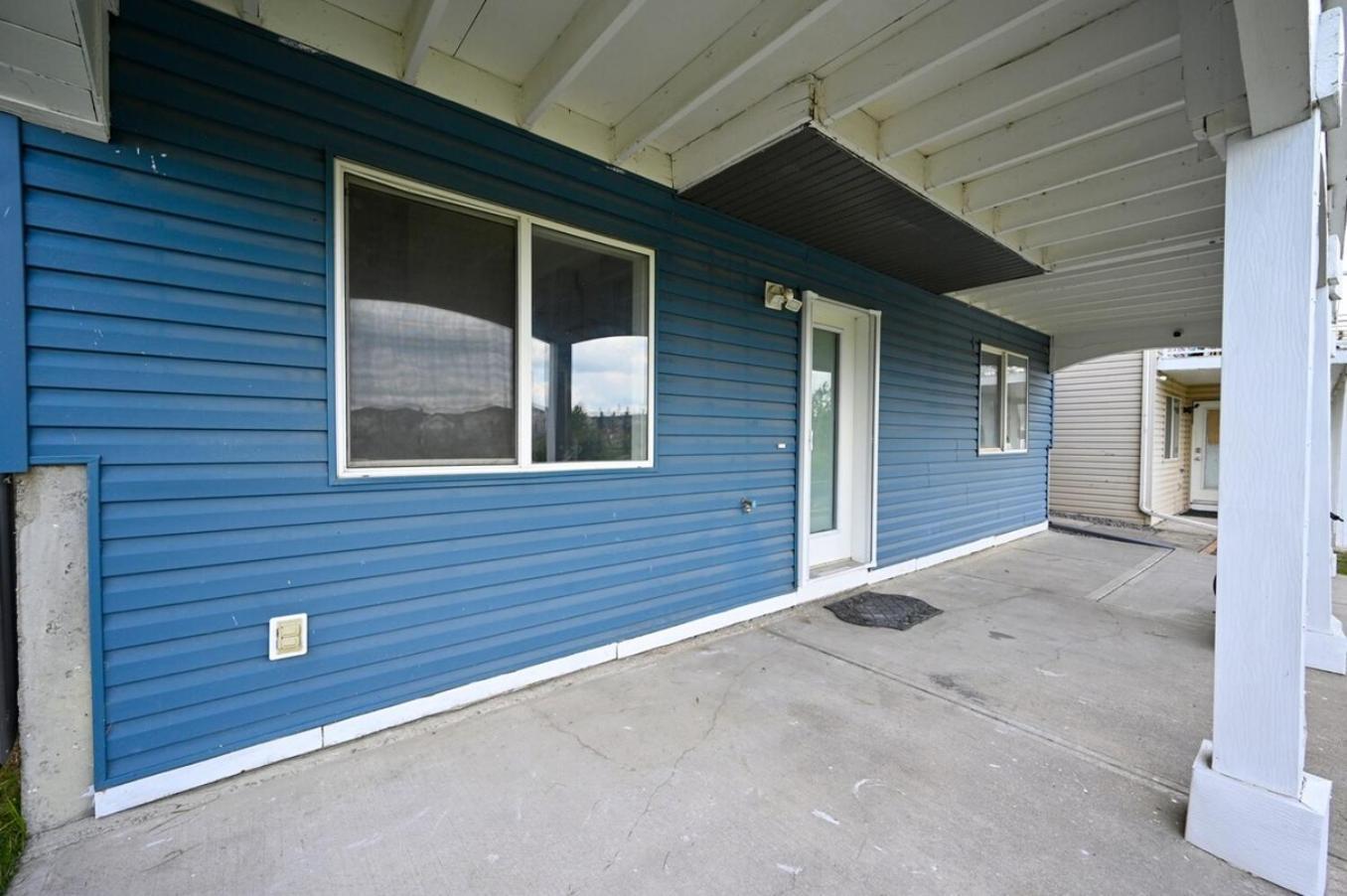52-3 Bed Suite On Lake Central Ac By Airport YYC Exterior photo