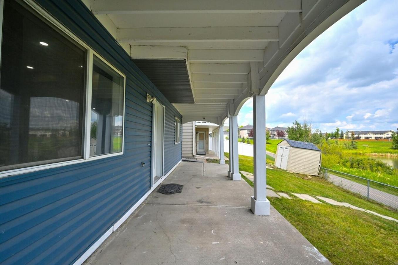 52-3 Bed Suite On Lake Central Ac By Airport YYC Exterior photo